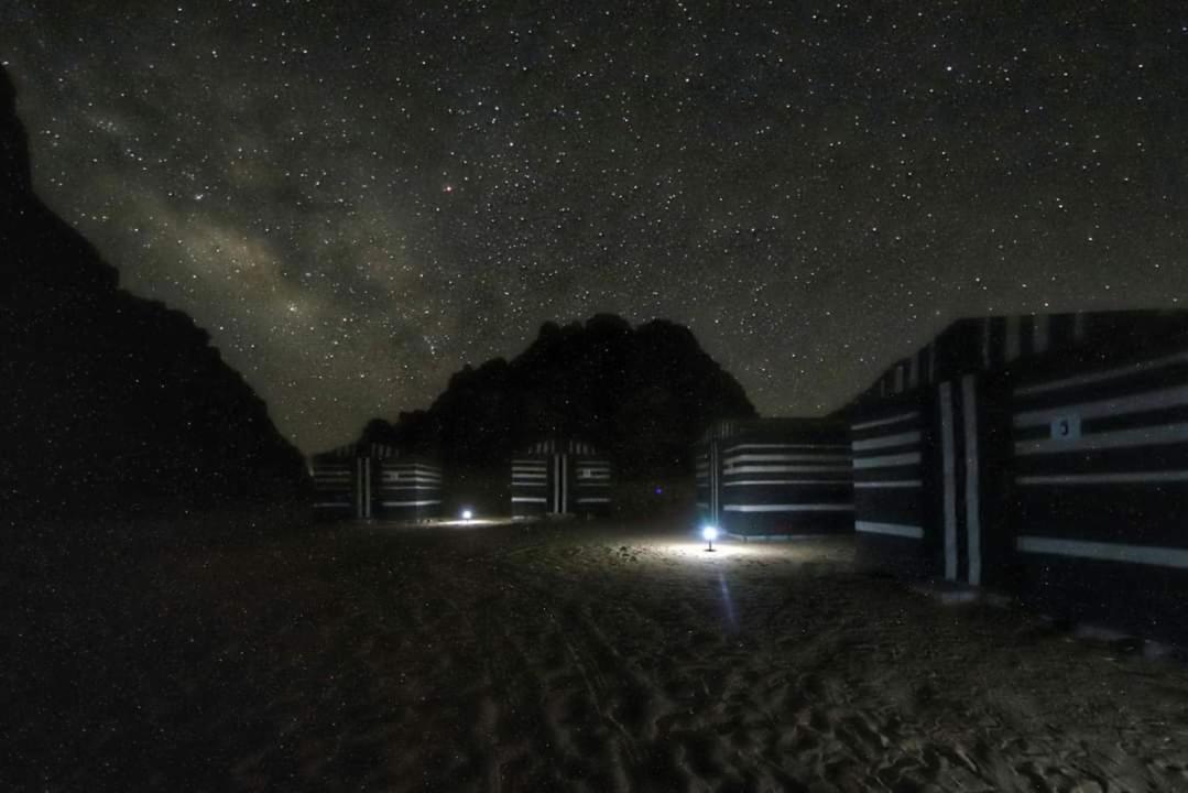 Bedouin Memories Camp Hotel Wadi Rum Bagian luar foto