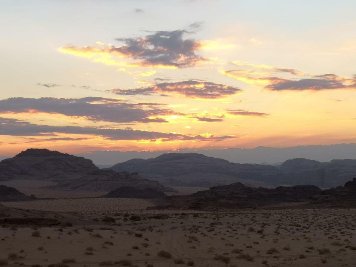 Bedouin Memories Camp Hotel Wadi Rum Bagian luar foto